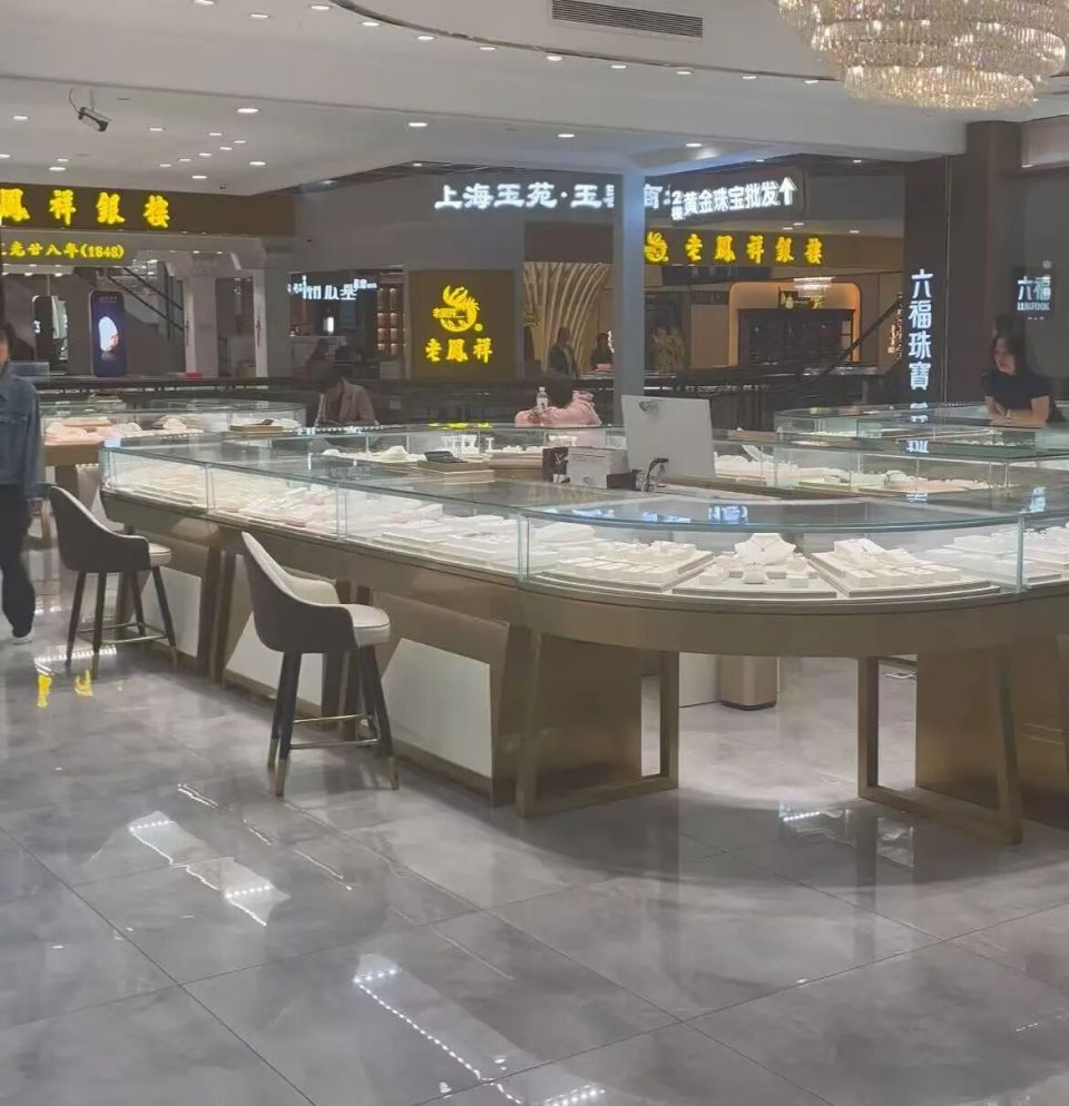 实探上海水贝！金价大跌后客流断崖式下降，“四位数时生意最好”