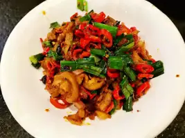 湘菜果然就是越辣越爽，但又好吃到停不下来，老干妈炒猪脚、辣#城事通CityScope